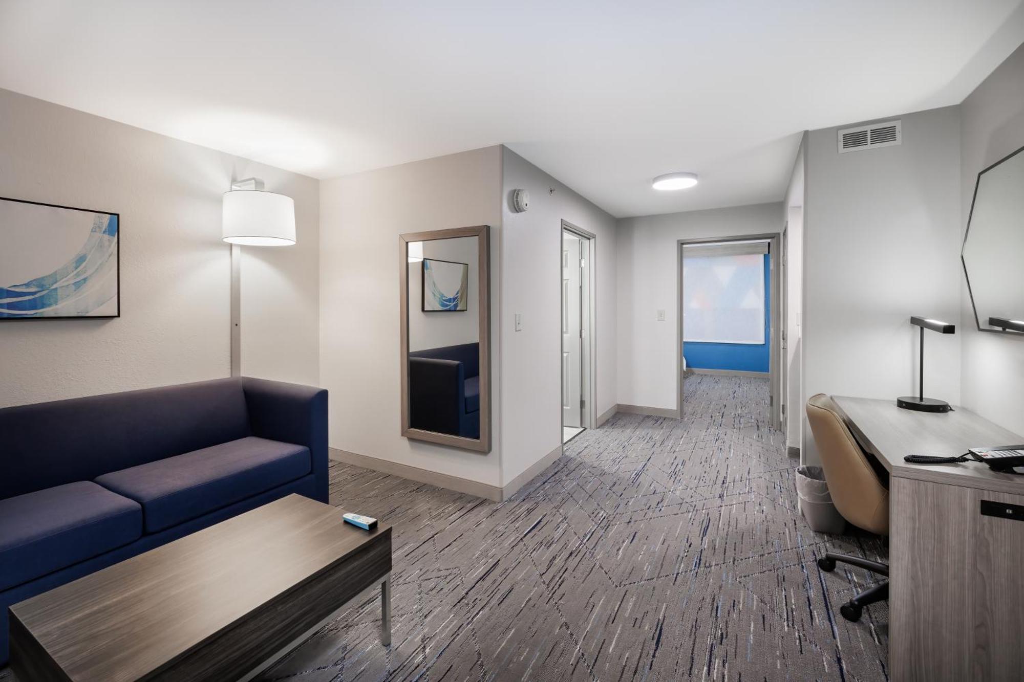Express & By Ihg Zion